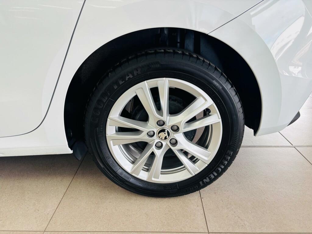 Skoda Fabia 1.0 Mpi Se Comfort Euro 6 Ss White #17