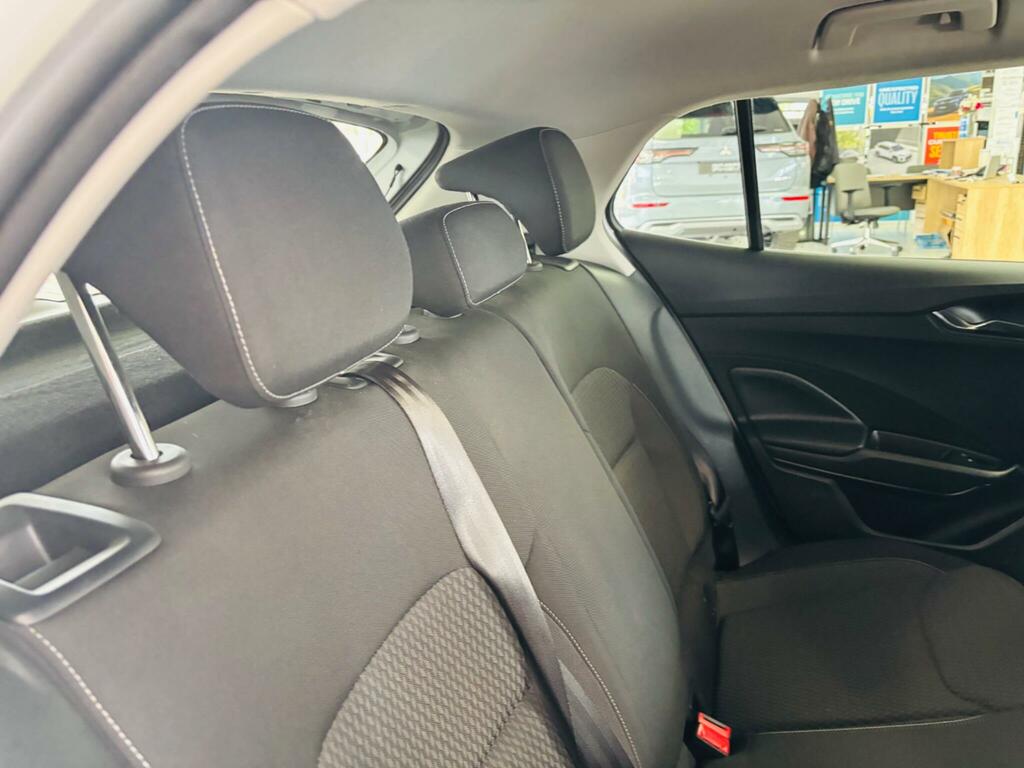 Skoda Fabia 1.0 Mpi Se Comfort Euro 6 Ss White #24