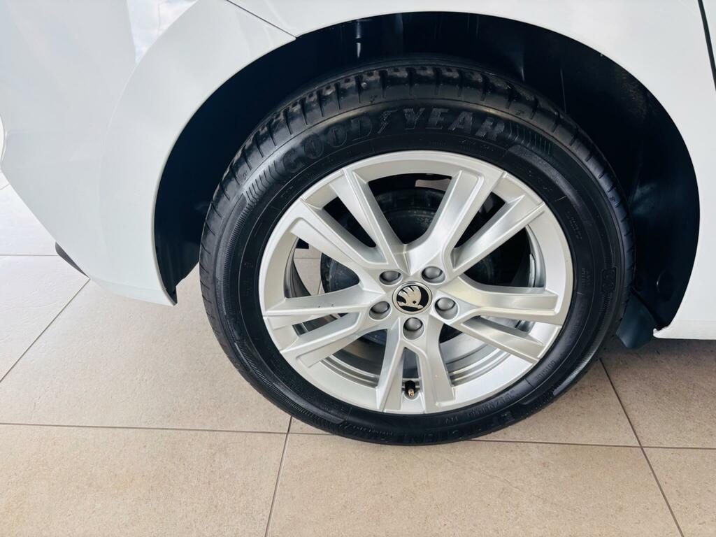 Skoda Fabia 1.0 Mpi Se Comfort Euro 6 Ss White #22