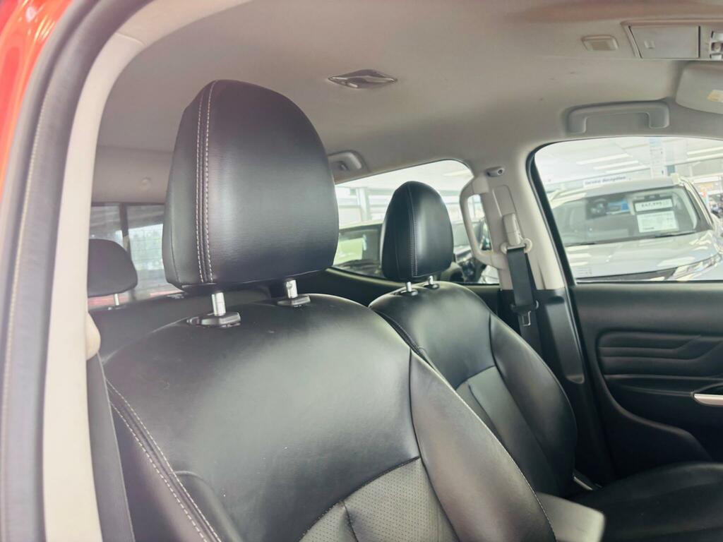 Mitsubishi L200 Pickup 2.4 Di-d Dc Barbarian 201616 Black #32