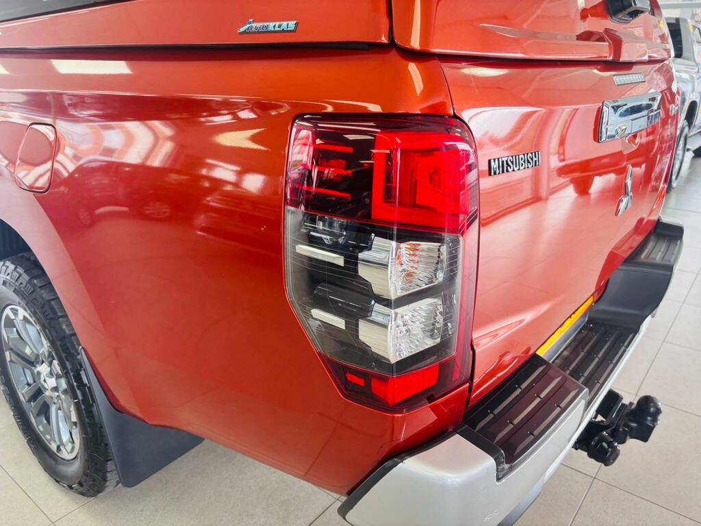 Mitsubishi L200 Pickup 2.4 Di-d Dc Barbarian 201616 Black #15