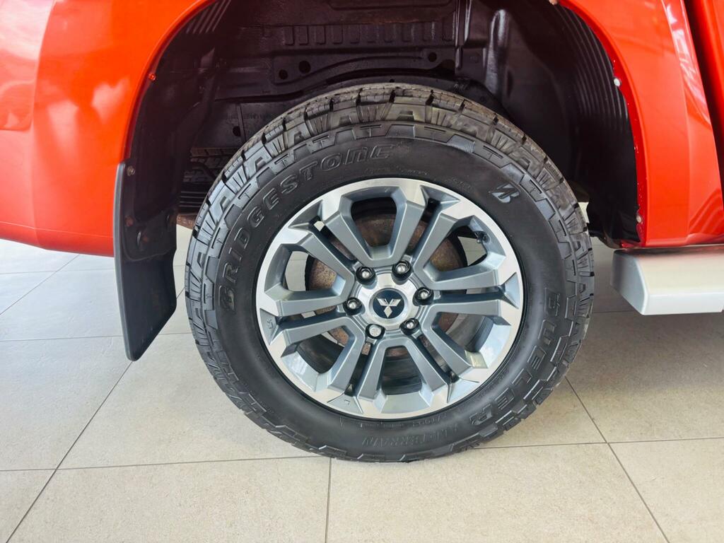 Mitsubishi L200 Pickup 2.4 Di-d Dc Barbarian 201616 Black #24