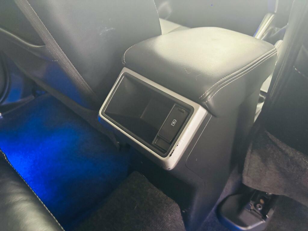 Mitsubishi L200 Pickup 2.4 Di-d Dc Barbarian 201616 Black #31