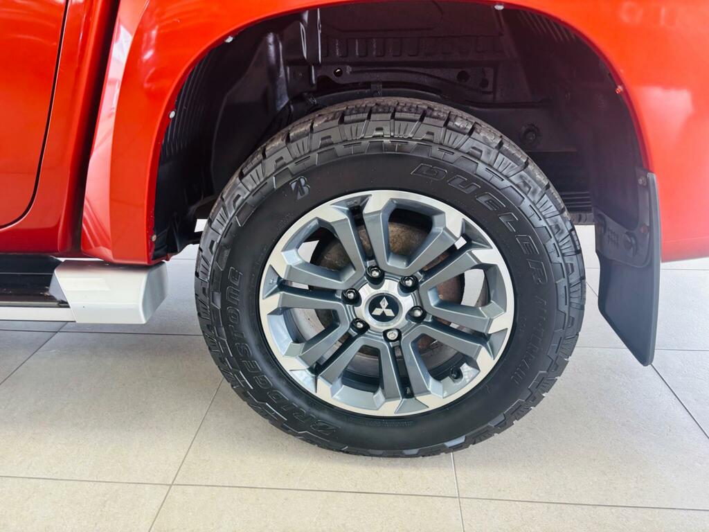 Mitsubishi L200 Pickup 2.4 Di-d Dc Barbarian 201616 Black #16