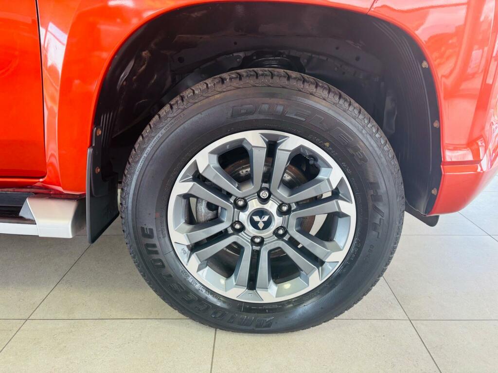 Mitsubishi L200 Pickup 2.4 Di-d Dc Barbarian 201616 Black #11