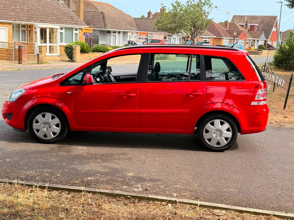 Vauxhall Zafira Mpv Red #10