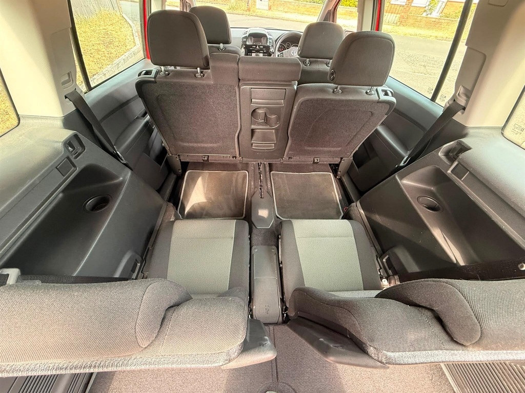 Vauxhall Zafira Mpv Red #24