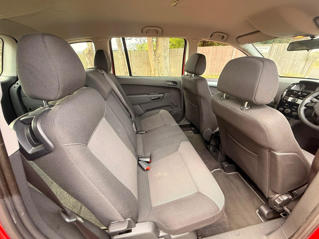 Vauxhall Zafira Mpv Red #14