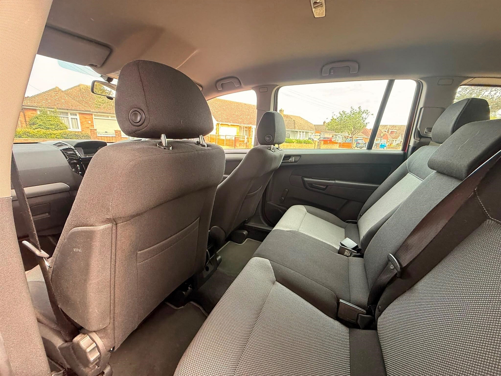 Vauxhall Zafira Mpv Red #22