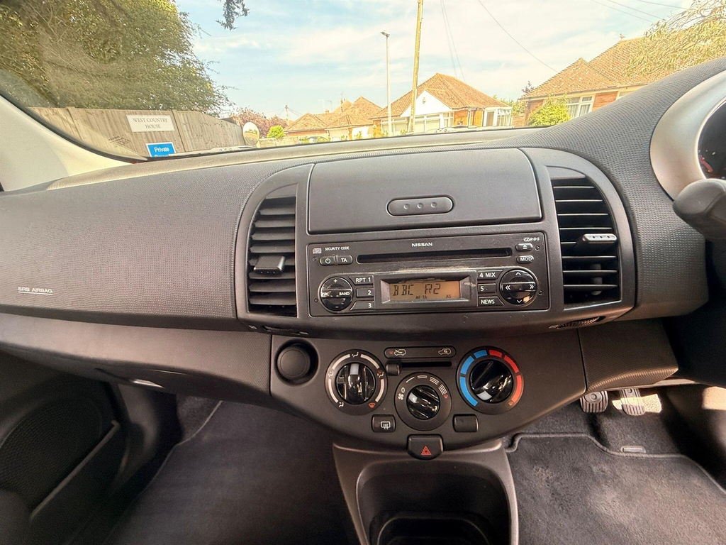 Nissan Micra N-tec Black #12