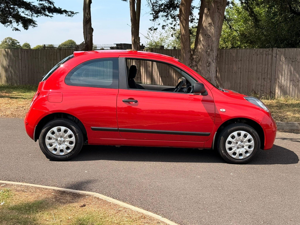 Nissan Micra N-tec Black #8