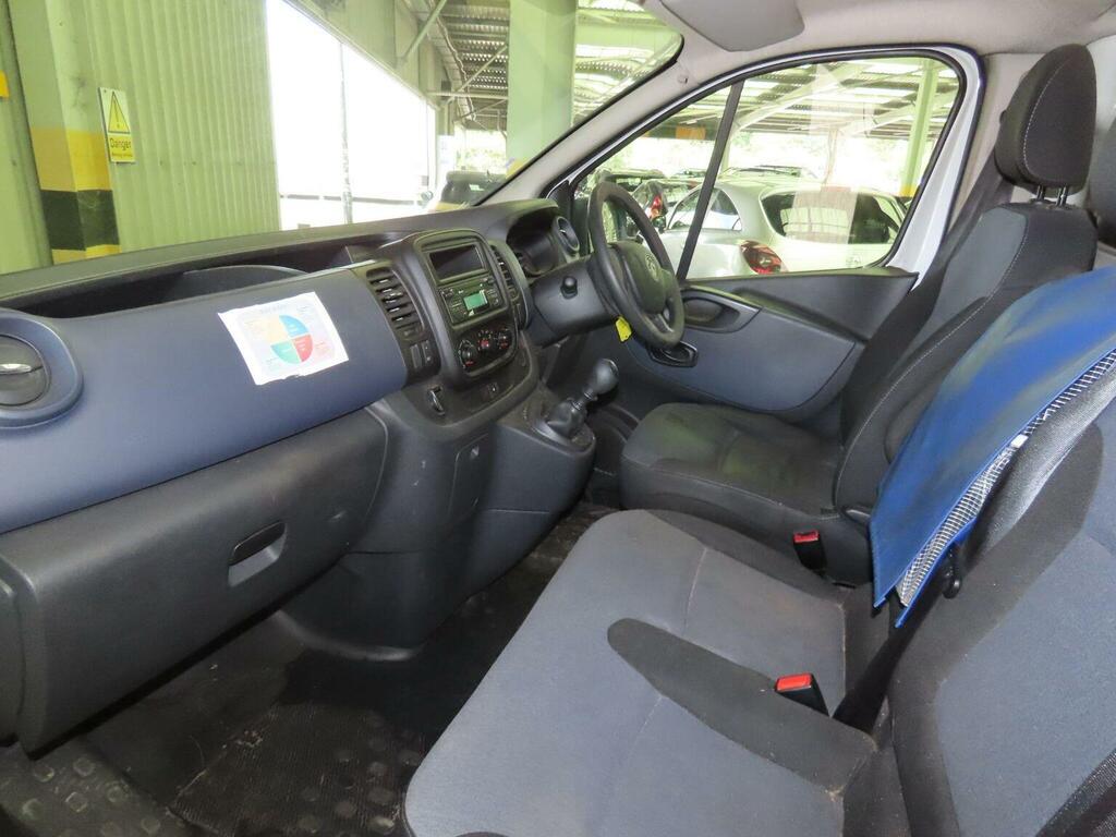 Vauxhall Vivaro Panel Van White #8