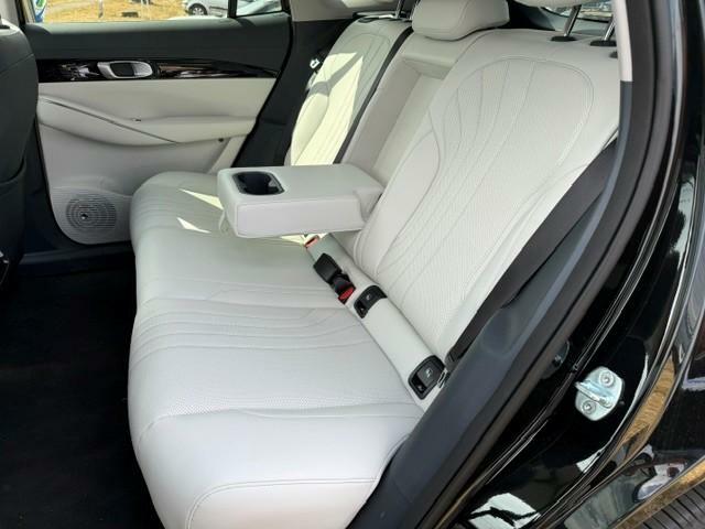 Geely EX5 160Kw Max 60Kwh Estate Silver #10