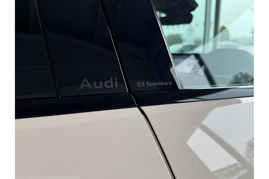 Audi Q3 Audi Q3 Estate 1.5 Tfsi S Line S Tronic Black #16