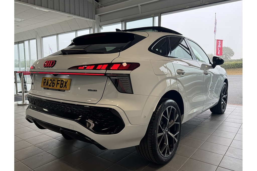 Audi Q3 Audi Q3 Estate 1.5 Tfsi S Line S Tronic Black #9