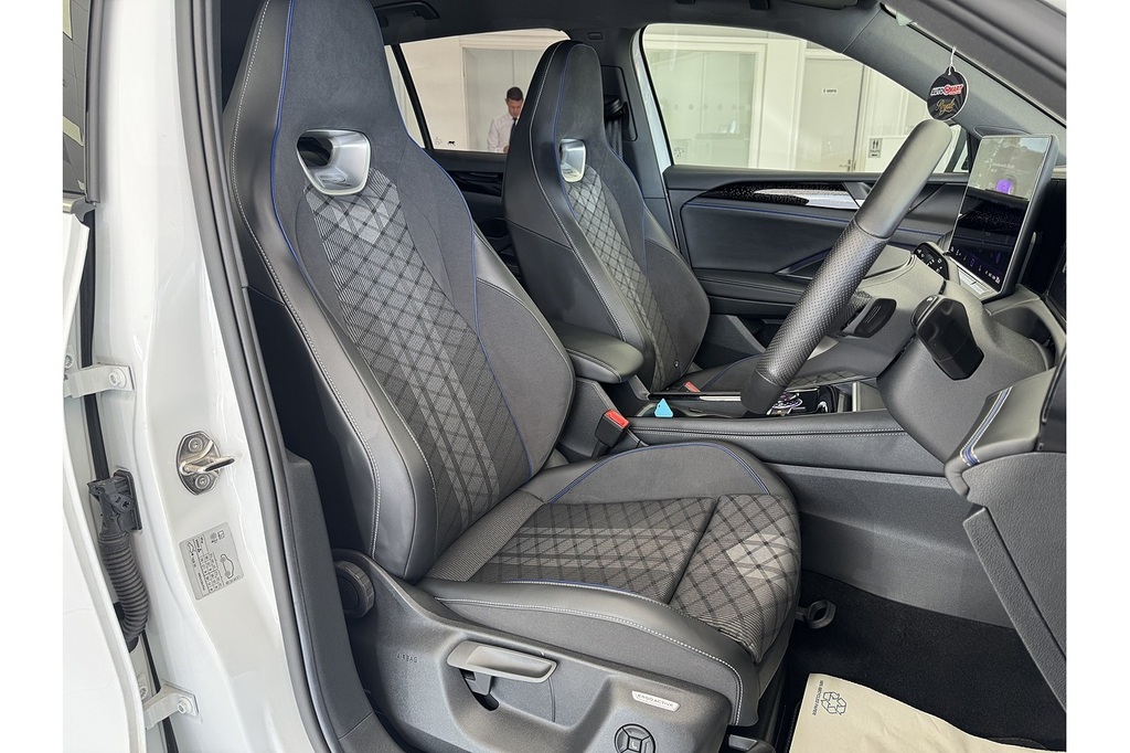 Volkswagen Tiguan Elegance Blue #16