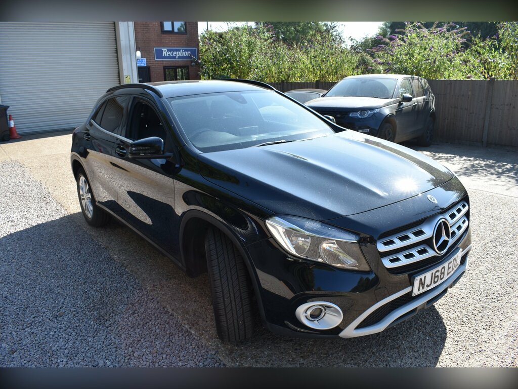 Mercedes-Benz GLA Class 1.6 Gla200 Se Suv Euro 6 Ss NJ68EDL Black #3