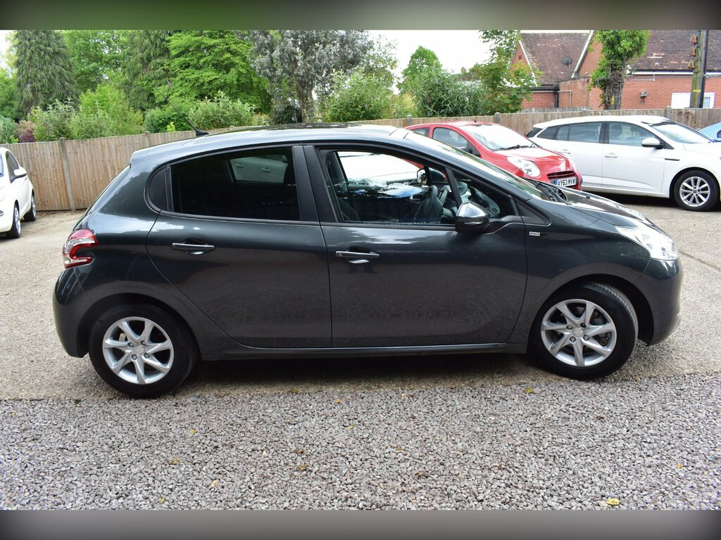 Peugeot 208 1.5 Bluehdi Active Hatchback Eur Grey #2