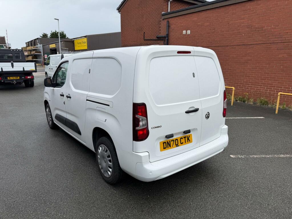 Vauxhall Combo 1.5-Turbo-d-2300-sportive-l2-h1-euro-6-ss-4dr #5