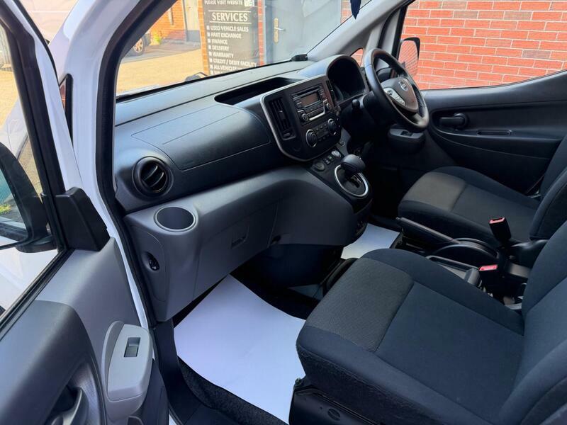 Nissan e-NV200 E Acenta Combi White #13