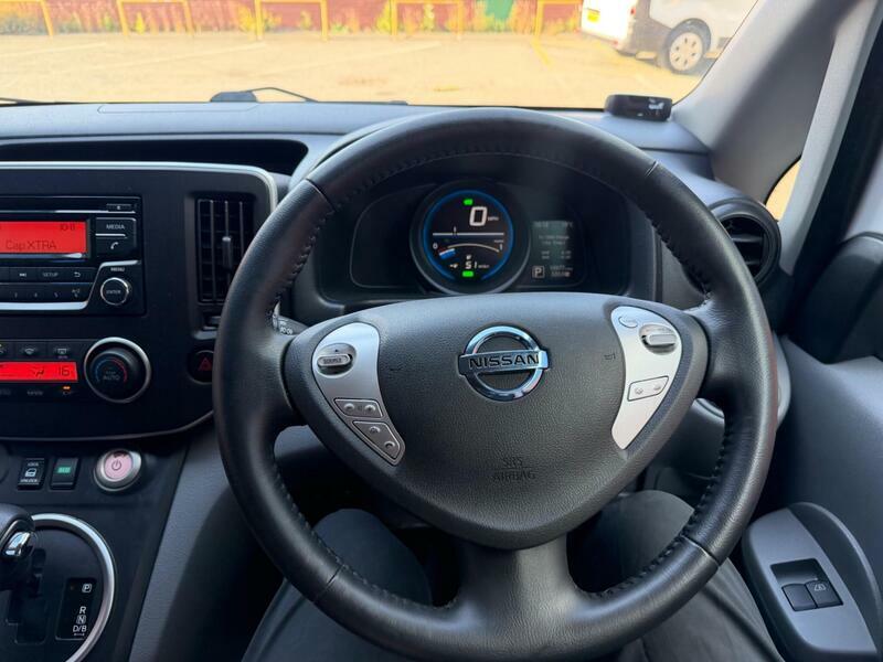 Nissan e-NV200 E Acenta Combi White #10