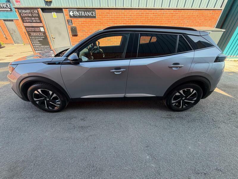 Peugeot e-2008 Allure Premium Black #6