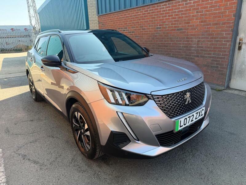 Peugeot e-2008 Allure Premium Black #1