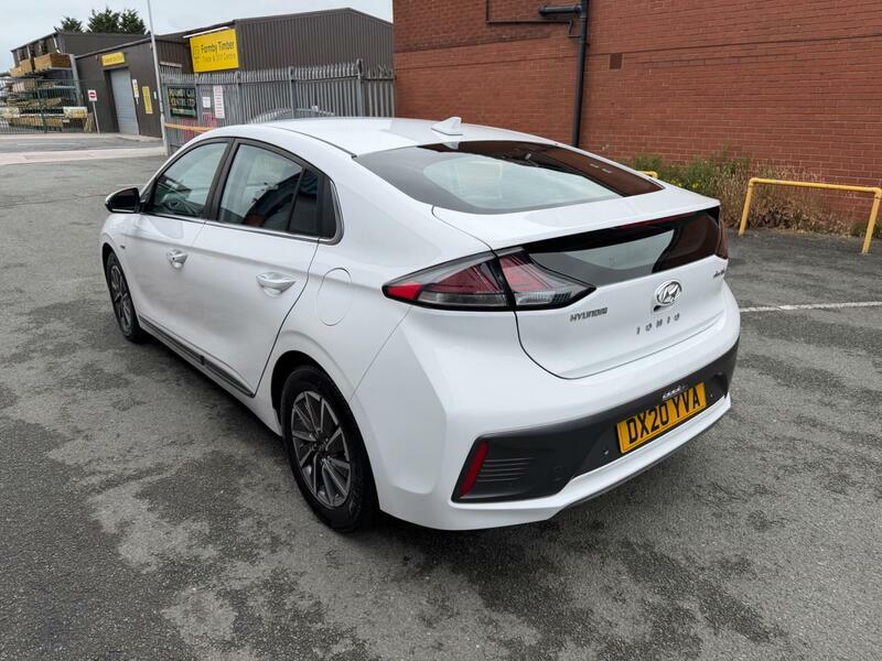 Hyundai Ioniq 38.3kwh-premium-auto-5dr White #5