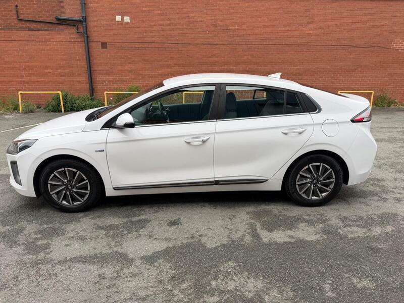 Hyundai Ioniq 38.3kwh-premium-auto-5dr White #6
