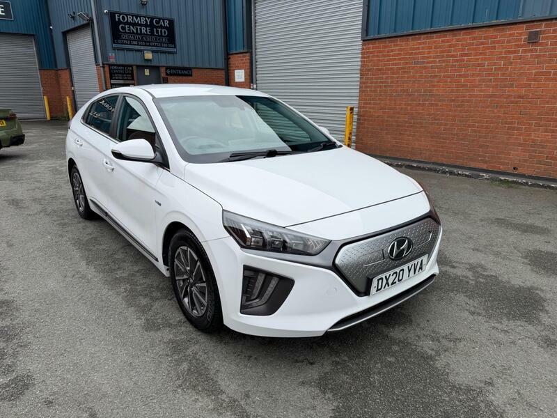 Hyundai Ioniq 38.3kwh-premium-auto-5dr White