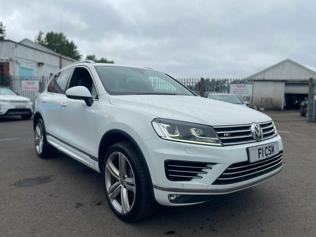 Volkswagen Touareg 3L R-line Plus RV67DNF White #2