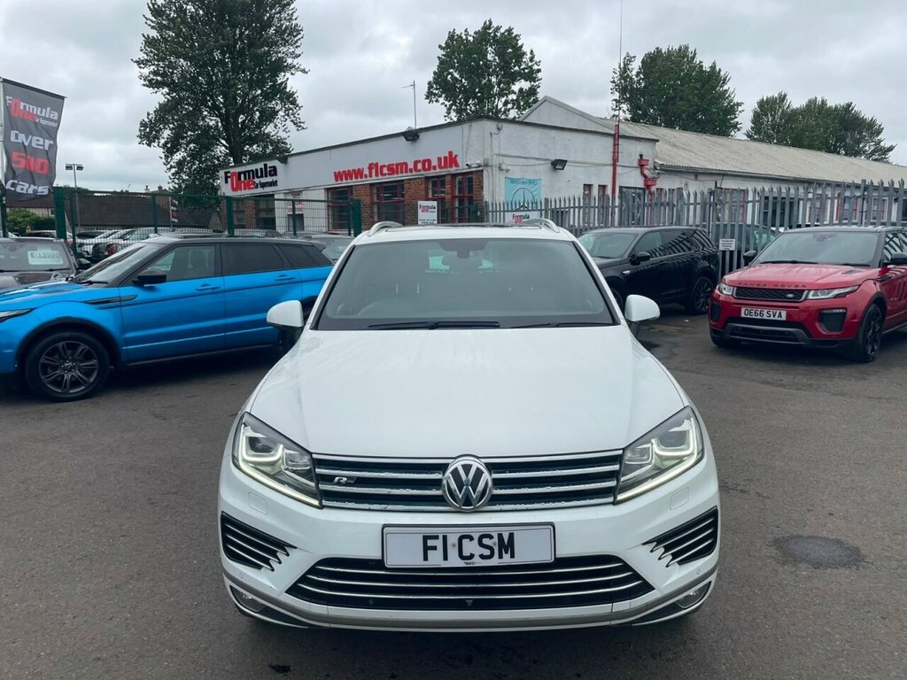 Volkswagen Touareg 3L R-line Plus RV67DNF White #6