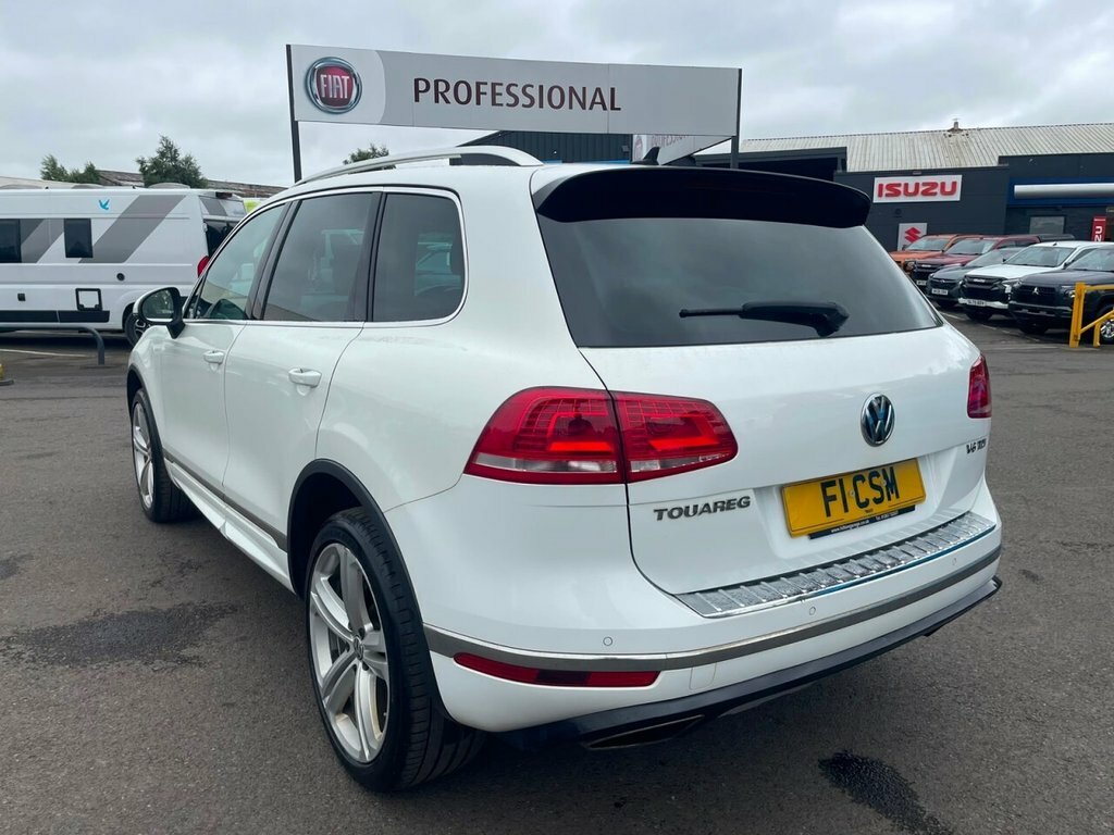 Volkswagen Touareg 3L R-line Plus RV67DNF White #4