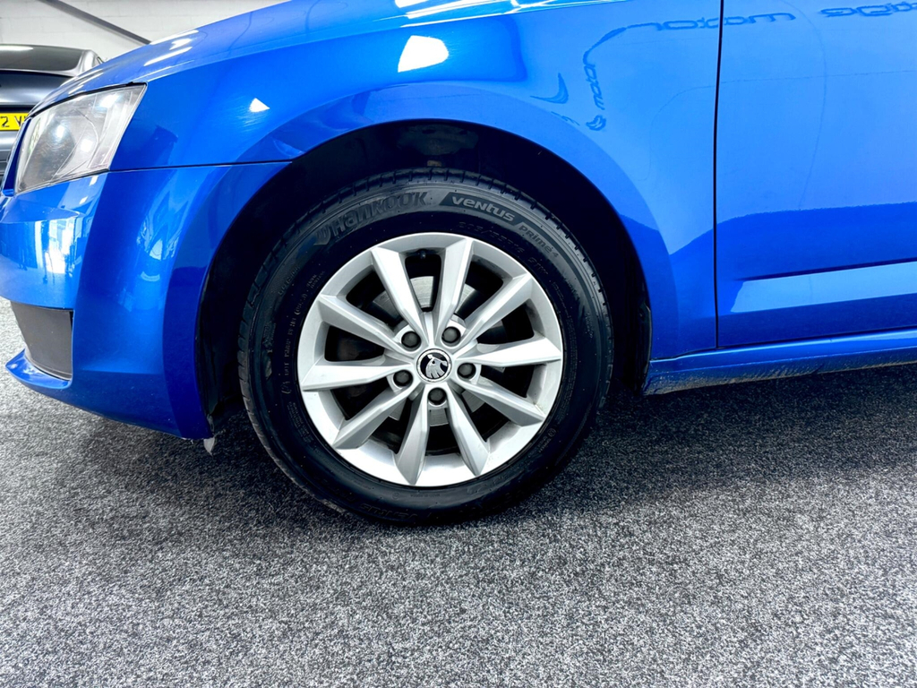 Skoda Octavia Estate 1.6 Tdi Se Euro 5 Ss 201515 Silver #25