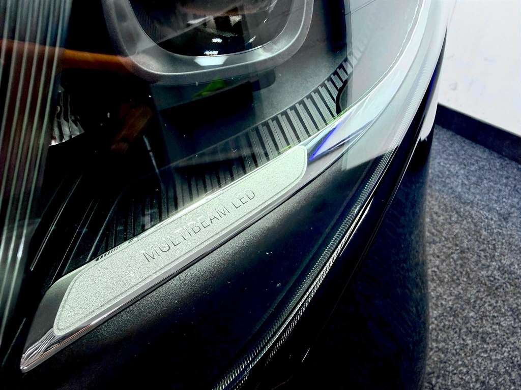 Mercedes-Benz V Class Mpv Black #25
