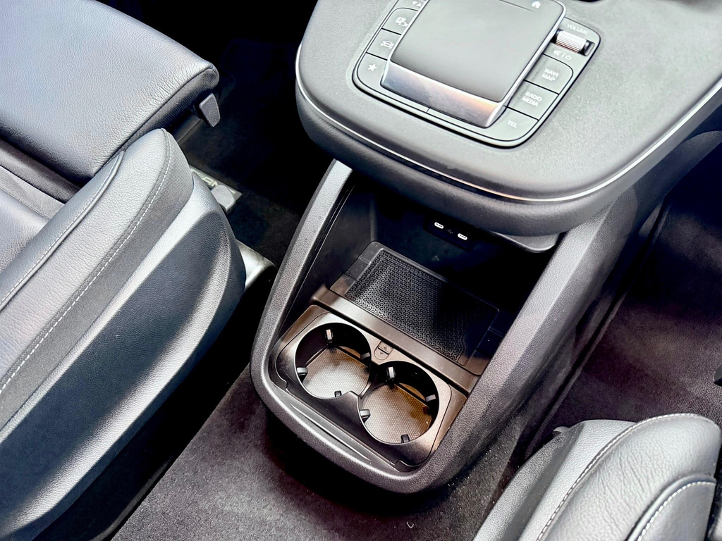 Mercedes-Benz V Class Mpv Black #29