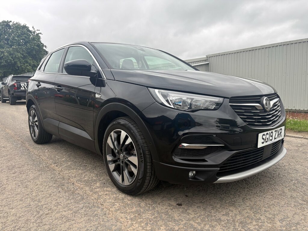 Vauxhall Grandland X 1.5 Turbo D Blueinjection Sport Nav Suv SG19ZXR Black