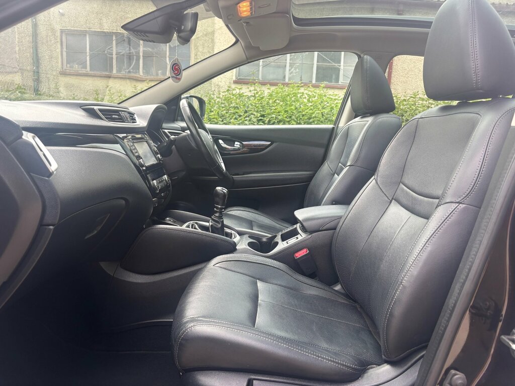 Nissan Qashqai 1.6 Dci Tekna Suv 2Wd Euro 6 S VE17WNX Black #6