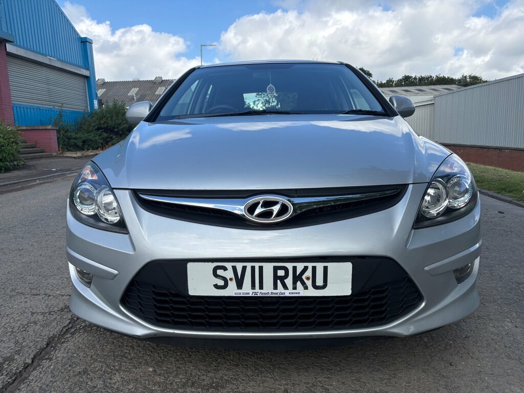 Hyundai I30 1.6 Crdi Comfort Hatchback Euro 4 Silver #2