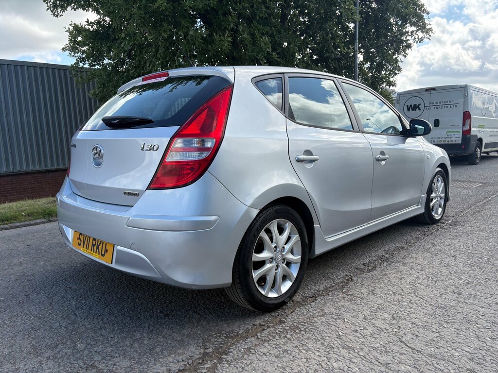 Hyundai I30 1.6 Crdi Comfort Hatchback Euro 4 Silver #3