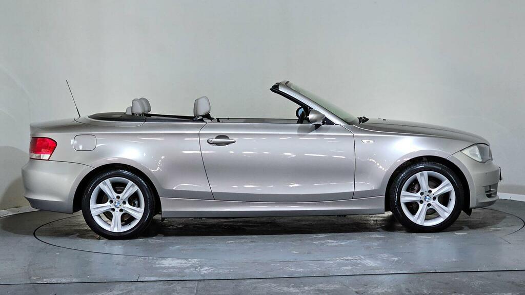 BMW 1 Series Convertible 3.0 125I Se Euro 4 200808 Silver #3