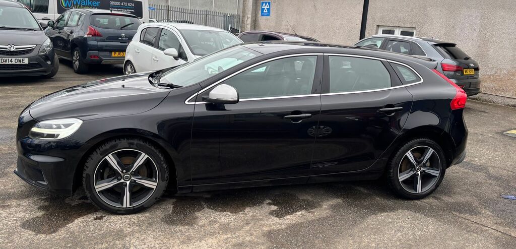 Volvo V40 2.0 T3 R-design Nav Plus Hatchback Manu SP68FOH Black #2