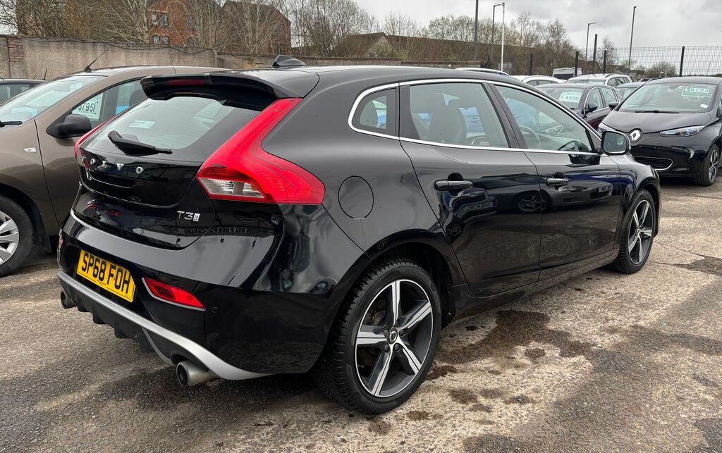 Volvo V40 2.0 T3 R-design Nav Plus Hatchback Manu SP68FOH Black #6