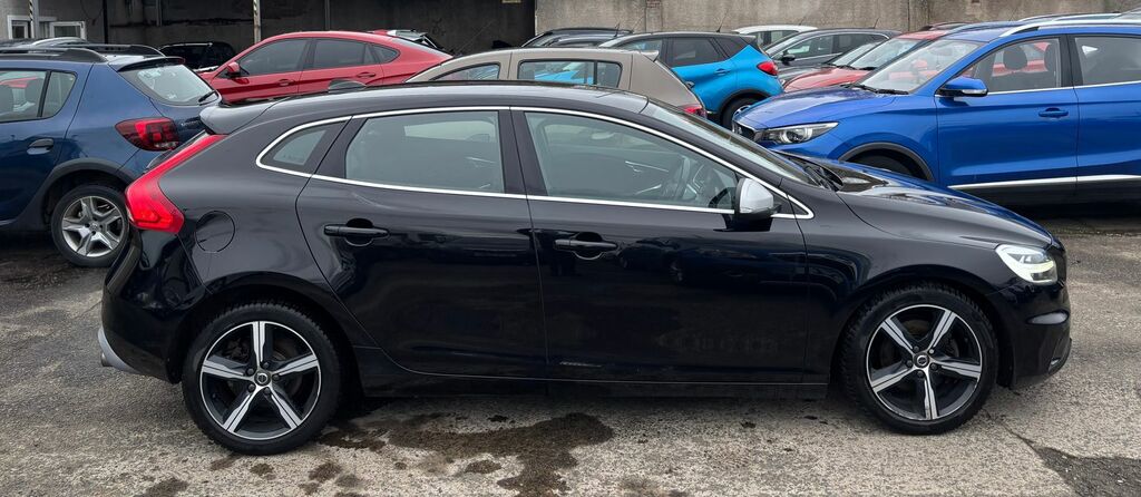 Volvo V40 2.0 T3 R-design Nav Plus Hatchback Manu SP68FOH Black #3