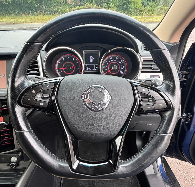 SsangYong Tivoli Hatchback Grey #17