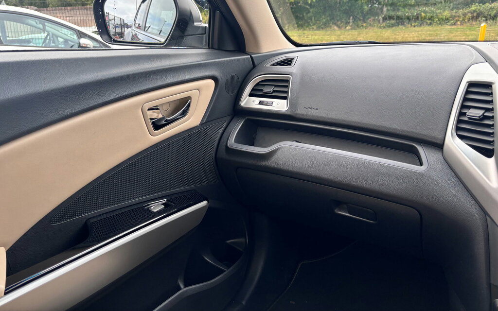 SsangYong Tivoli Hatchback Grey #12