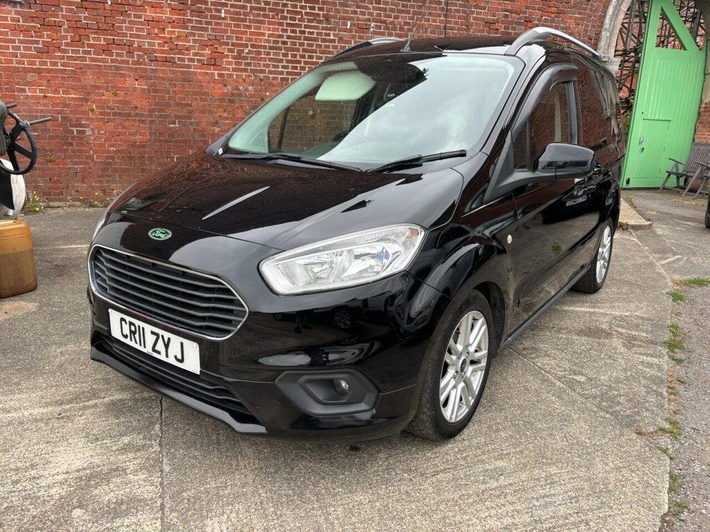 Ford Tourneo Courier Mpv Black