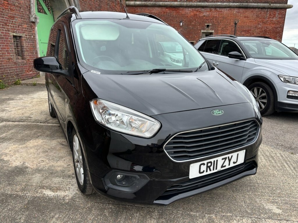 Ford Tourneo Courier Mpv Black #2