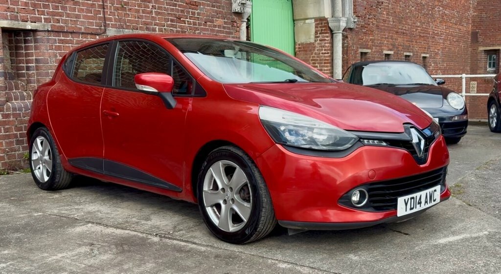 Renault Clio 0.9L Expression Red
