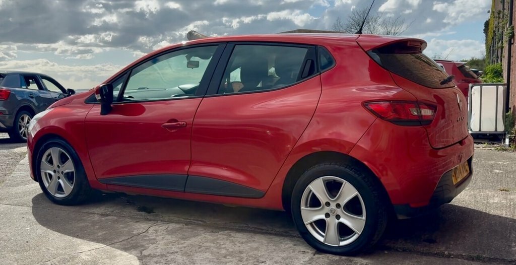 Renault Clio 0.9L Expression Red #5